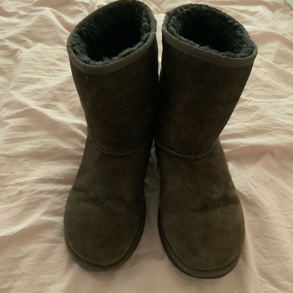 UGG Girls Boots - Size 6